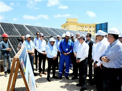 وزير البترول يفتتح محطة الطاقة الشمسية بميناء الحمراء في العلمين الجديدة 