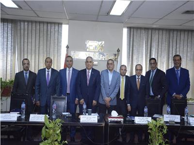 جمعية رجال الأعمال المصريين تبحث جهود القطاع المصرفي في دعم زيادة الصادرات