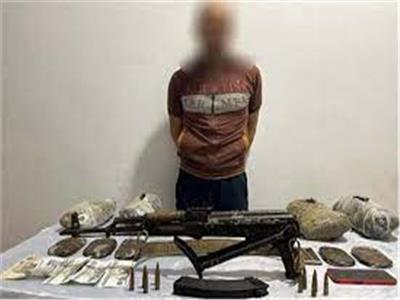 «الأمن العام» يضبط عنصر إجرامي بمخدرات وسلاح ناري في الشرقية 