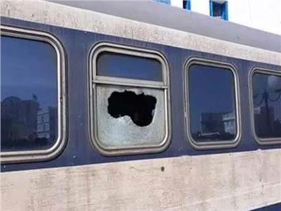 أصاب راكبة في وجهها.. الأمن العام يضبط المتهم بقذف قطار بالحجارة 