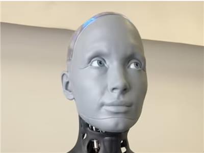 فيديو| الروبوت الآلي «الأكثر تطورًا في العالم» يكشف كيف ستكون الحياة خلال 100 عام