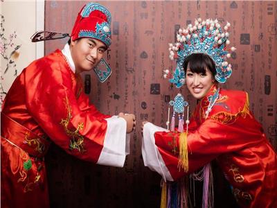 مكافأة نقدية للأزواج إذا كانت العروس أصغر من 25 عاماً في الصين