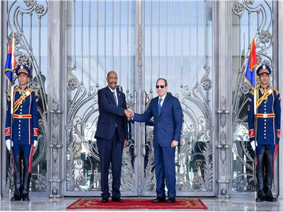 «البرهان» يوجه الشكر للرئيس السيسي والشعب المصري على استضافة السودانيين