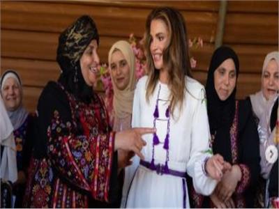 الملكة رانيا تحتفل بعيد ميلادها الـ53 على نغمات أغنية أحمد سعد | صور