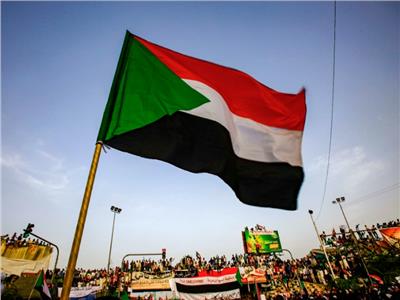 خبير: زيارة رئيس مجلس السيادة السوداني لمصر تعزز التهدئة في الخرطوم