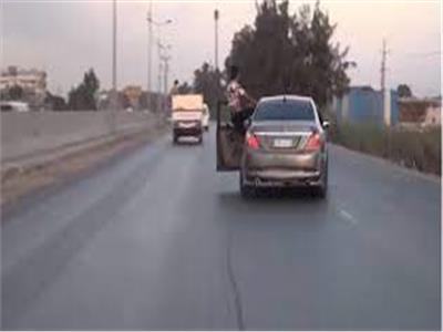 ضبط قائد سيارة استعرض في موكب زفاف وأزعج المواطنين بالشرقية 