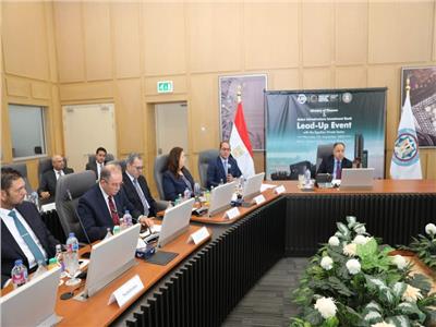 مدير بالبنك الآسيوي: مصر تمتلك موقعًا استراتيجيًا يجعلها ملتقى للتجارة 