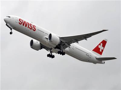 كوارث المطارات.. طائرة سويسرية تهبط في إسبانيا دون أمتعة ركابها