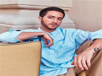 أحمد مالك أول فنان مصري سفيراً لأزياء «ديور» الرجالية العالمية