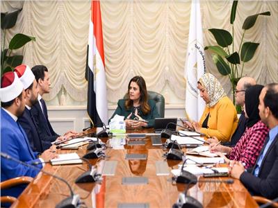 وزيرة الهجرة: الأزهر منارة وسطية وله دور محوري في توعية المصريين بالخارج 