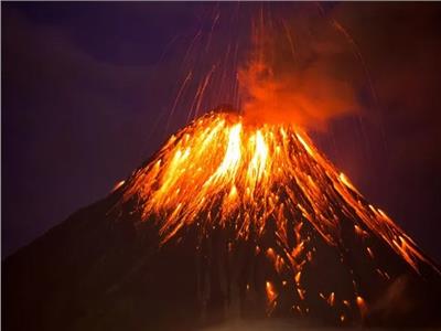 الفلبين تحذر السكان من خطورة تزايد نشاط بركان «تال»