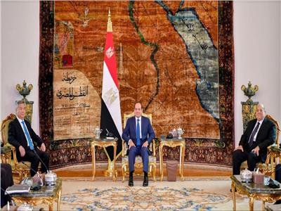 الصحف تبرز تأكيد السيسي حرص مصر على مواجهة تحديات المجتمع الدولي