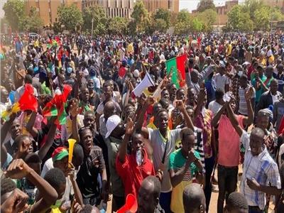 الآلاف يتظاهرون في بوركينا فاسو للمطالبة بدستور جديد
