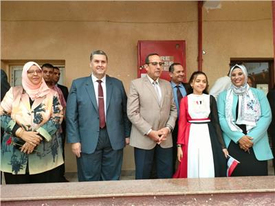 محافظ شمال سيناء يتفقد العام الدراسي الجديد في مدارس العريش