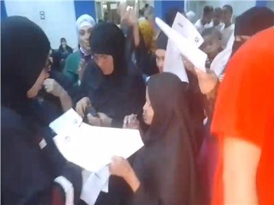 سيدات المنيا يتصدرن مشهد تحرير توكيلات تأيد ترشح الرئيس السيسي