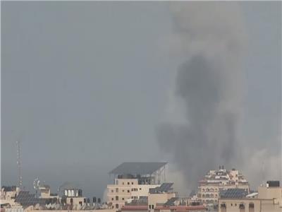 تفجيران على الهواء في غزة| لحظات مرعبة تعيشها المنطقة