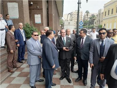 عبد السند يمامة يصل مقر الهيئة الوطنية لتقديم أوراق ترشحه بانتخابات الرئاسة | صور
