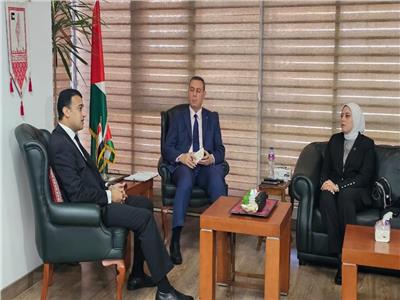 سفير فلسطين بالقاهرة يستقبل برلمانيين مصريين للتضامن مع صمود الشعب الفلسطيني 