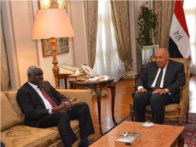 وزير الخارجية يستقبل رئيس مفوضية الاتحاد الأفريقي