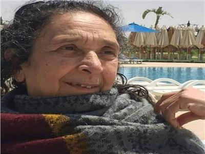 تشييع جثمان الناقدة سهام عبد السلام بمسجد السيدة نفيسة