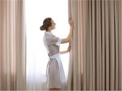 «لو عروسة جديدة».. 4 طرق مذهلة لتنظيف الستائر في المنزل بسهولة