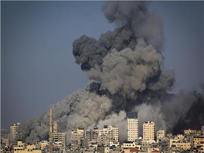 بسبب غارات إسرائيلية.. انهيار مبنى بكنيسة الروم الآرثودوكس وسط غزة 