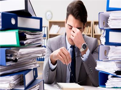 «دراسة» تكشف حقائق صادمة حول تأثير العمل على الموظف