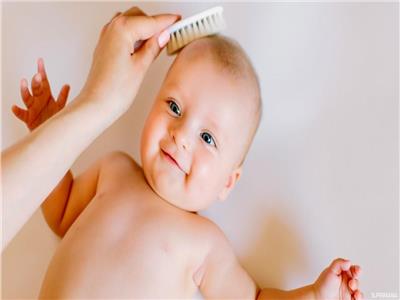 للأمهات.. وصفات طبيعية لتكثيف شعر طفلك وتطويله في أسرع وقت ممكن