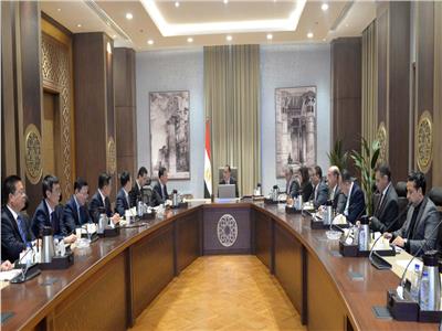  رئيس الوزراء يلتقي رئيس مجموعة "شين شينج كاثاي الدولية" لمواسير الزهر