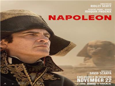 خواكين فينيكس أمام أبو الهول بسبب فيلم «Napoleon»