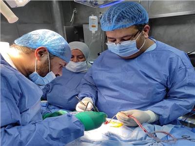 لأول مرة بجامعة طنطا: إجراء جراحة نادرة  لطفل مصاب بالشلل الدماغي