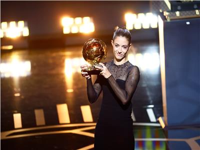 أيتانا بونماتي تحصد جائزة الكرة الذهبية للسيدات 2023