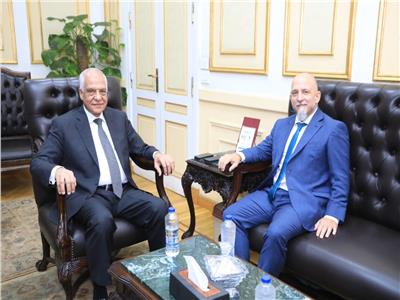 محافظ الجيزة يلتقي بسفير دولة الأرجنتين في مصر