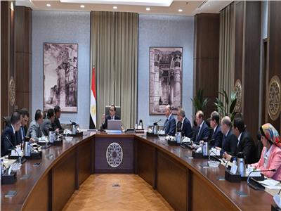 رئيس الوزراء يتابع جهود تطوير المناطق غير المخططة في محافظة القاهرة