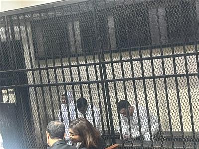 الإعدام للطبيب ومساعده والسجن 15 عامًا للمتهمة في قضية «طبيب الساحل» | فيديو
