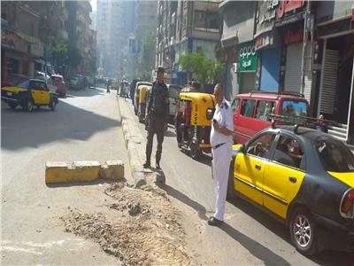 هبوط أرضي بشارع جمال عبد الناصر في الإسكندرية| صور