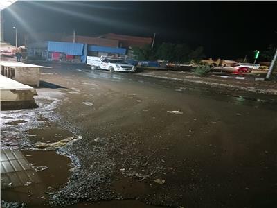 سقوط أمطار متوسطة على مدينة أبو سمبل جنوب أسوان
