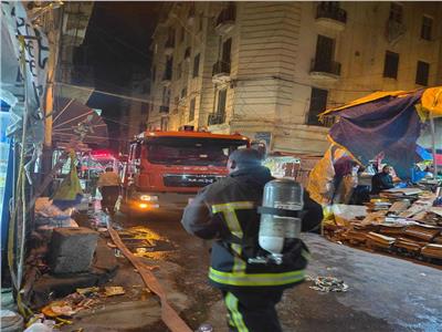 إخماد حريق بمخزن ألعاب أطفال في الإسكندرية | صور