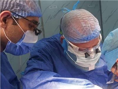 فريق طبي بمستشفى الزقازيق العام ينجح إجراء عملية قلب مفتوح لفتاه 