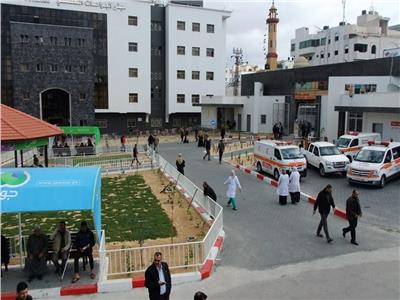 دفن جثامين 170 شهيدًا بمقبرة جماعية في ساحة مجمع «الشفاء» الطبي بغزة