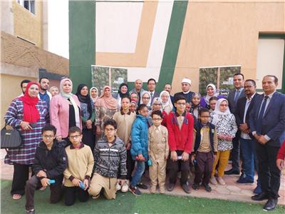 رئيس جامعة بنها يشهد توزيع نظارات طبية على طلاب مدارس كفر عابد بطوخ