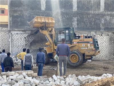 رئيس حي شرق الإسكندرية: «تنفيذ 28 قرار إزالة لبناء مخالف» |صور