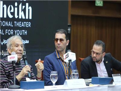 عمرو دوارة: المخرج المسرحي الحقيقي يبحث عن الفرص ولا ينتظرها 