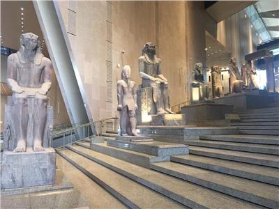 حكاية الرحلة التاريخية في الدرج العظيم بالمتحف المصري الكبير | صور
