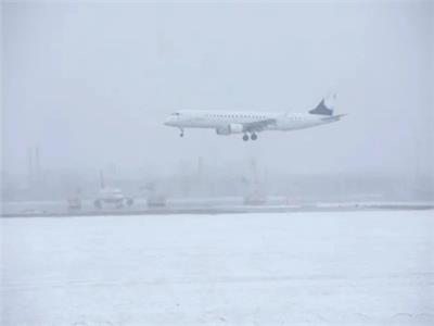 الثلوج تعرقل رحلات الطيران والقطارات في ميونخ الألمانية