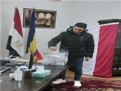 توافد الجالية المصرية في بوخارست للمشاركة في الانتخابات الرئاسية .. صور 