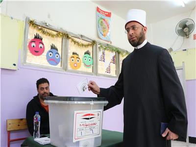 أسامة الأزهري يدلي بصوته في الانتخابات الرئاسية 