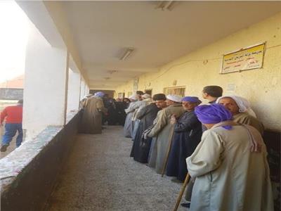 إقبال كبير من أهالي قرية البدرمان بالمنيا على الانتخابات الرئاسية