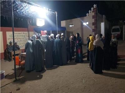 استمرار توافد الناخبين للإدلاء بأصواتهم في انتخابات الرئاسة بنصر النوبة