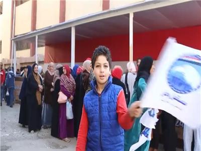 فيديو|حشود كبيرة من الناخبين للإدلاء بأصواتهم بلجنة مدرسة كفر نصار الإعدادية
